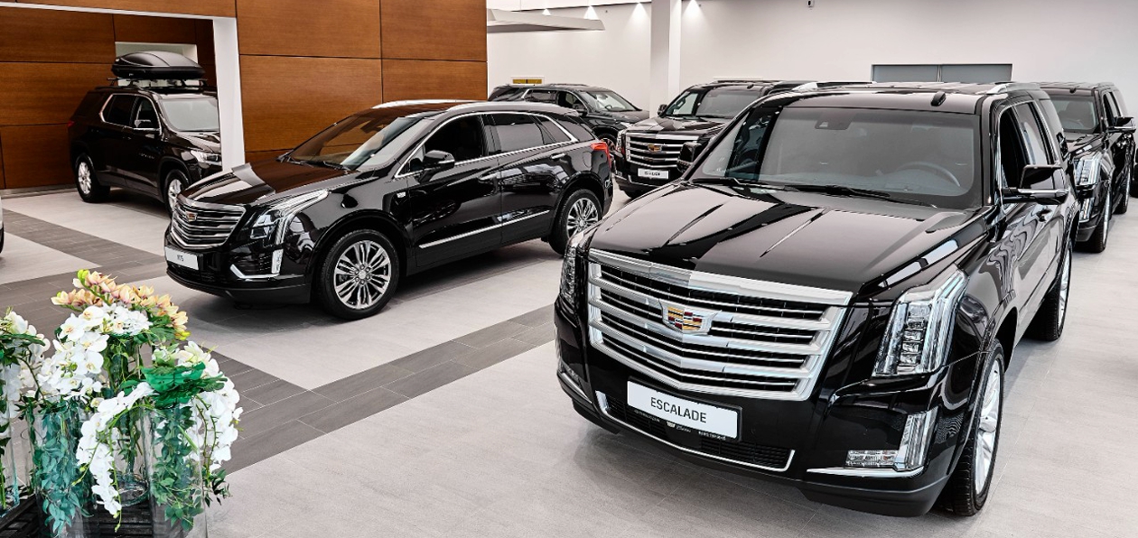 General Motors открыл в Москве новый салон Cadillac и Chevrolet
