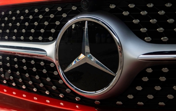 Проблемы в Китае и США подкосили продажи Daimler