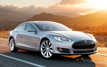 Tesla разберется с возгоранием автомобиля в Шанхае