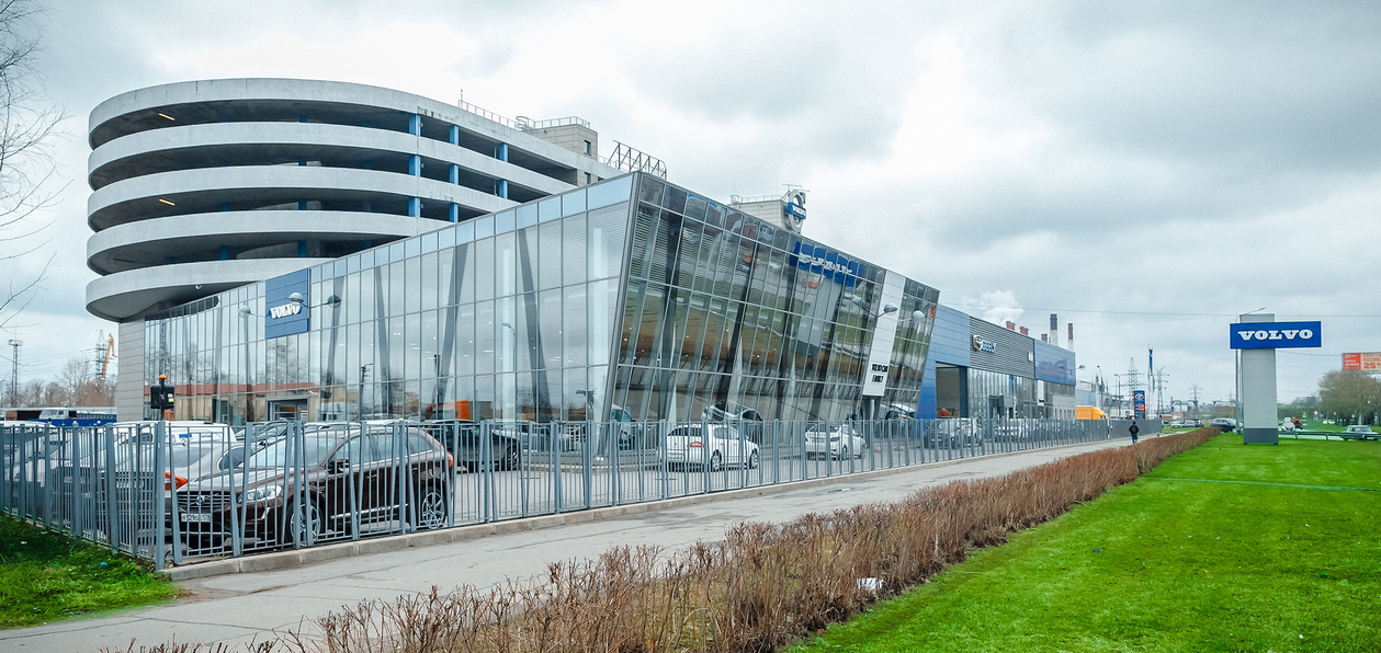 В Петербурге перезапустили два центра Volvo