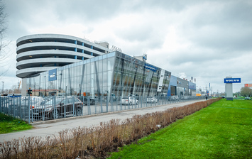 В Петербурге перезапустили два центра Volvo