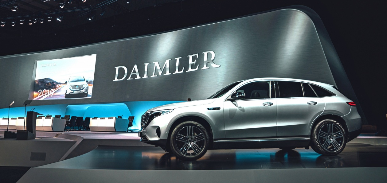 В Daimler AG начался процесс смены власти