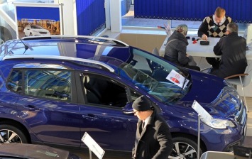 Авторынок России не может подняться второй месяц подряд