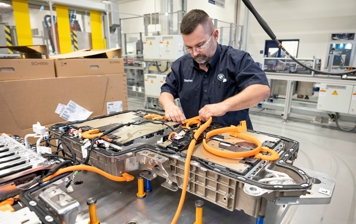 BMW удвоит производственные мощности для сборки аккумуляторов в США