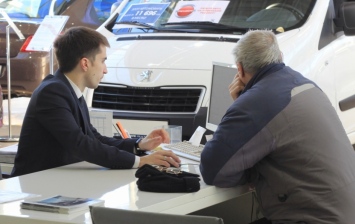 Петербургский авторынок не смог нарастить продажи из-за господдержки