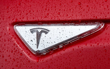 Model 3 не спасла Tesla от убытков