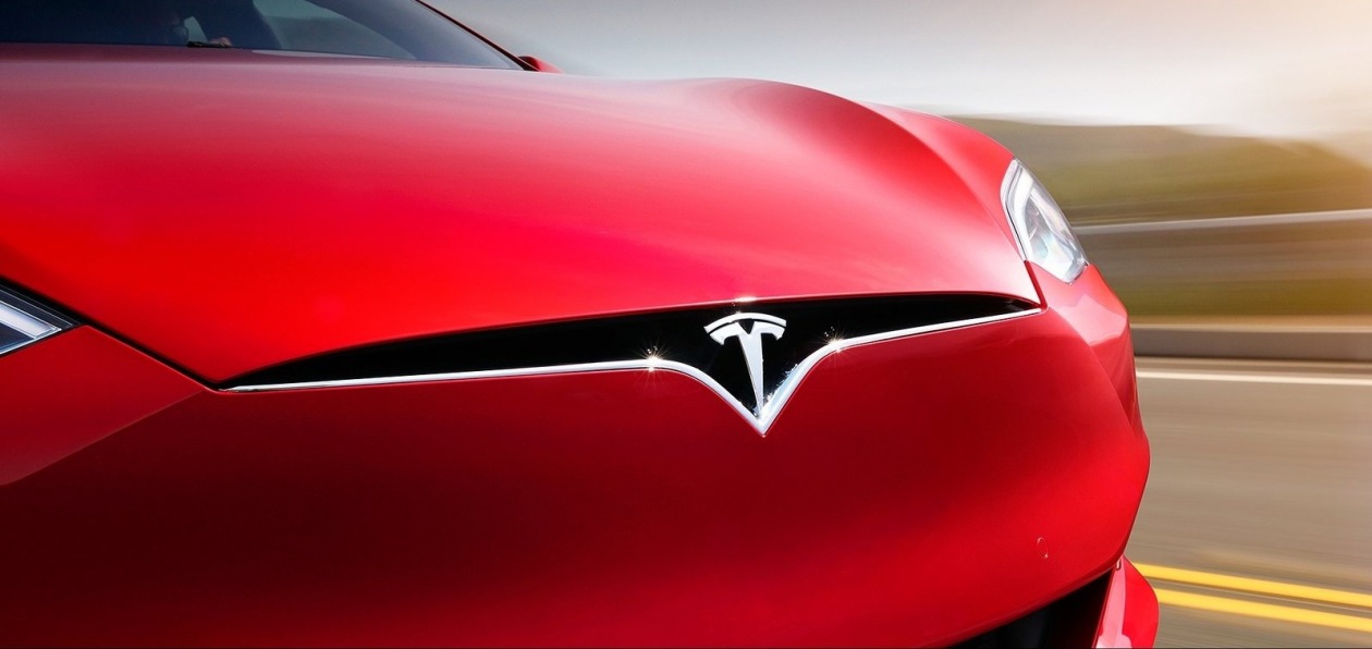 Автовладельцы обвиняют Tesla в мошенничестве