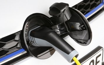 Volkswagen и GM попрощаются с гибридами и перейдут на электромобили