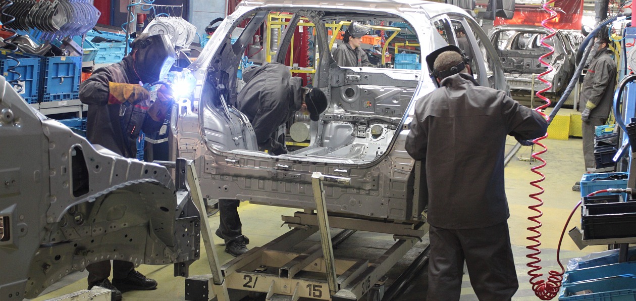 Российские автопроизводители наращивают экспорт из-за спада на внутреннем рынке