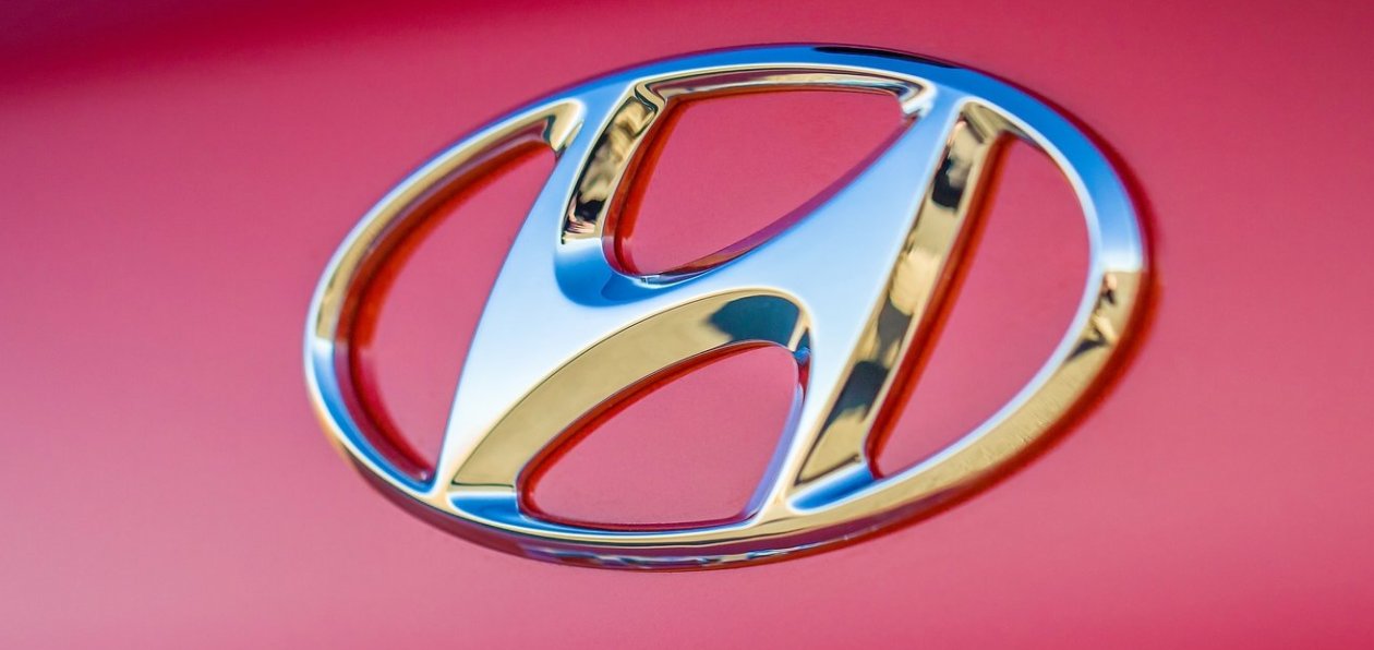 В Петербурге на месте центра Ford открылся салон Hyundai