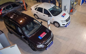 Петербургский авторынок падает сильнее, чем общероссийский