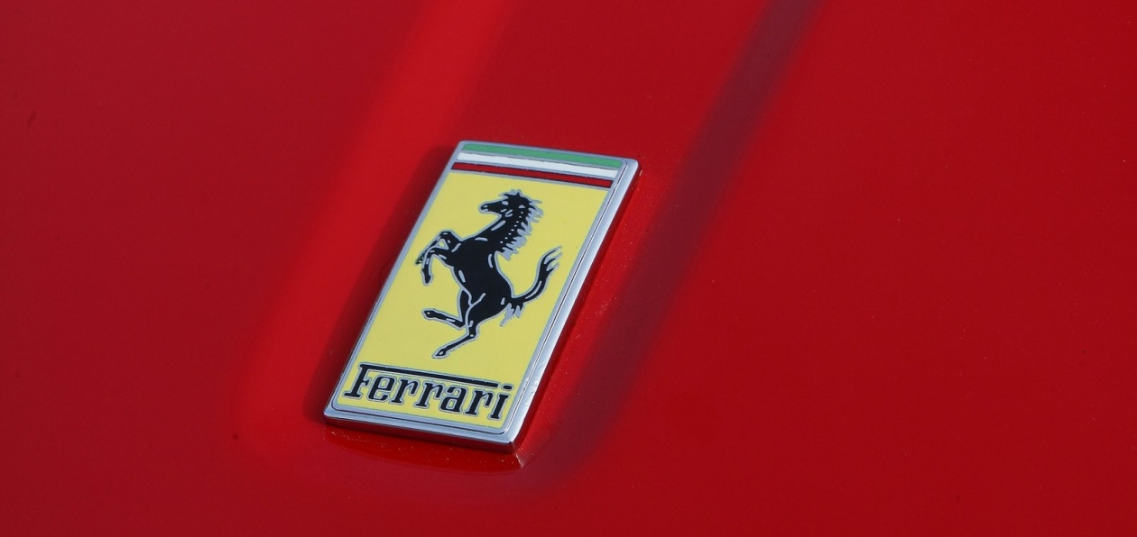 Ferrari откладывает выпуск своего первого электрокара на 2025 год