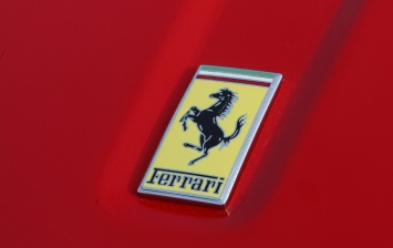 Ferrari откладывает выпуск своего первого электрокара на 2025 год