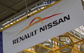 Nissan планирует выйти из альянса с Renault