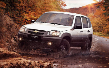 У дилеров Lada появились автомобили Chevrolet Niva