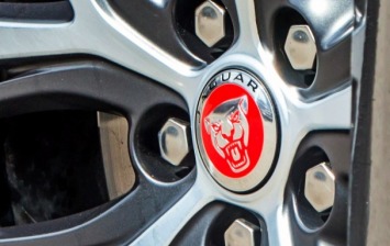 Jaguar Land Rover сократит выпуск автомобилей из-за падения спроса