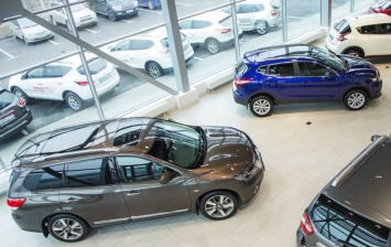 Крупнейшие автодилеры Петербурга наращивают долю рынка