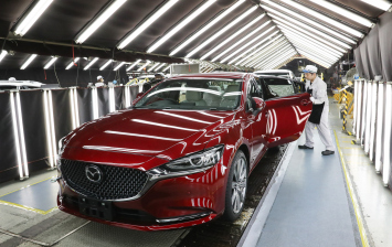 Японские автопроизводители останавливают работу заводов из-за коронавируса