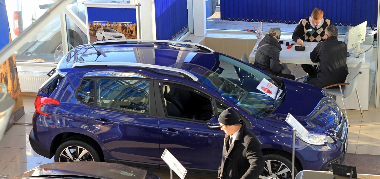 Авторынок Петербурга начал падать еще до карантина и падения рубля