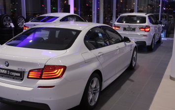 Дилеры BMW в ряде регионов России частично возобновили работу