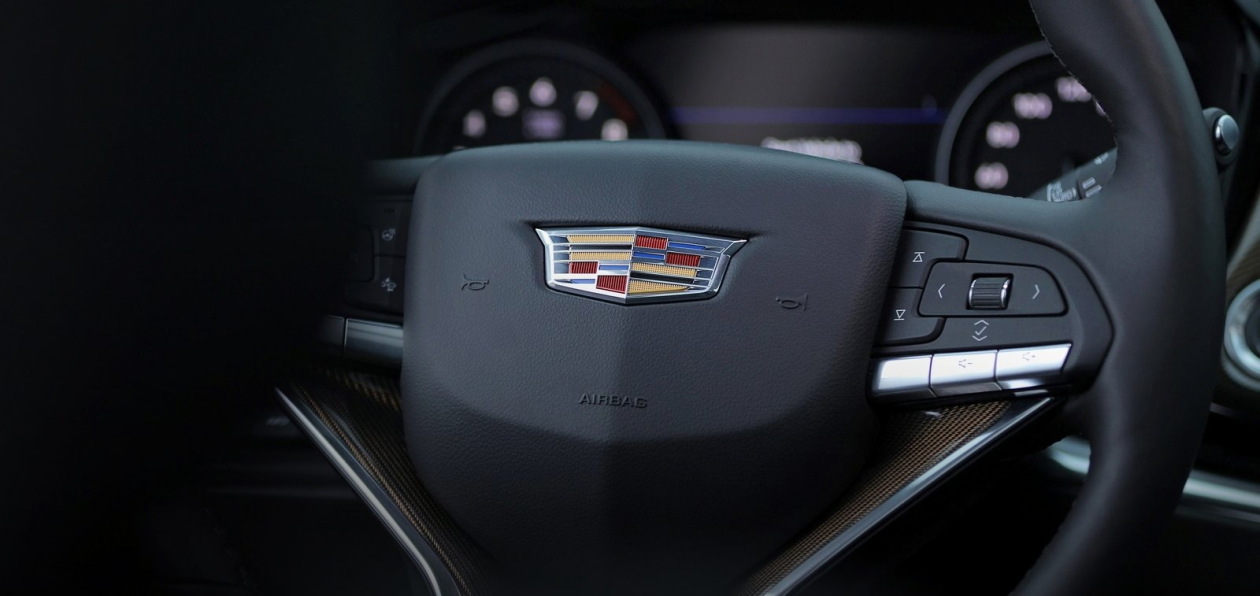 Cadillac запустил онлайн-продажи в России