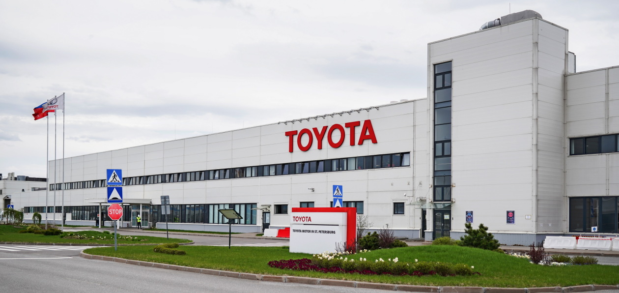 Toyota выпустила на петербургском заводе 20 тысяч масок и пластиковых щитков