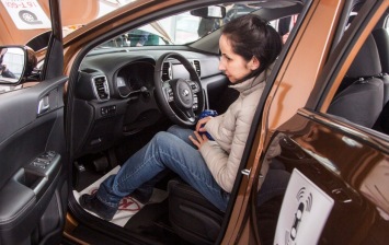 Петербуржцы раскупают новые машины пять месяцев подряд