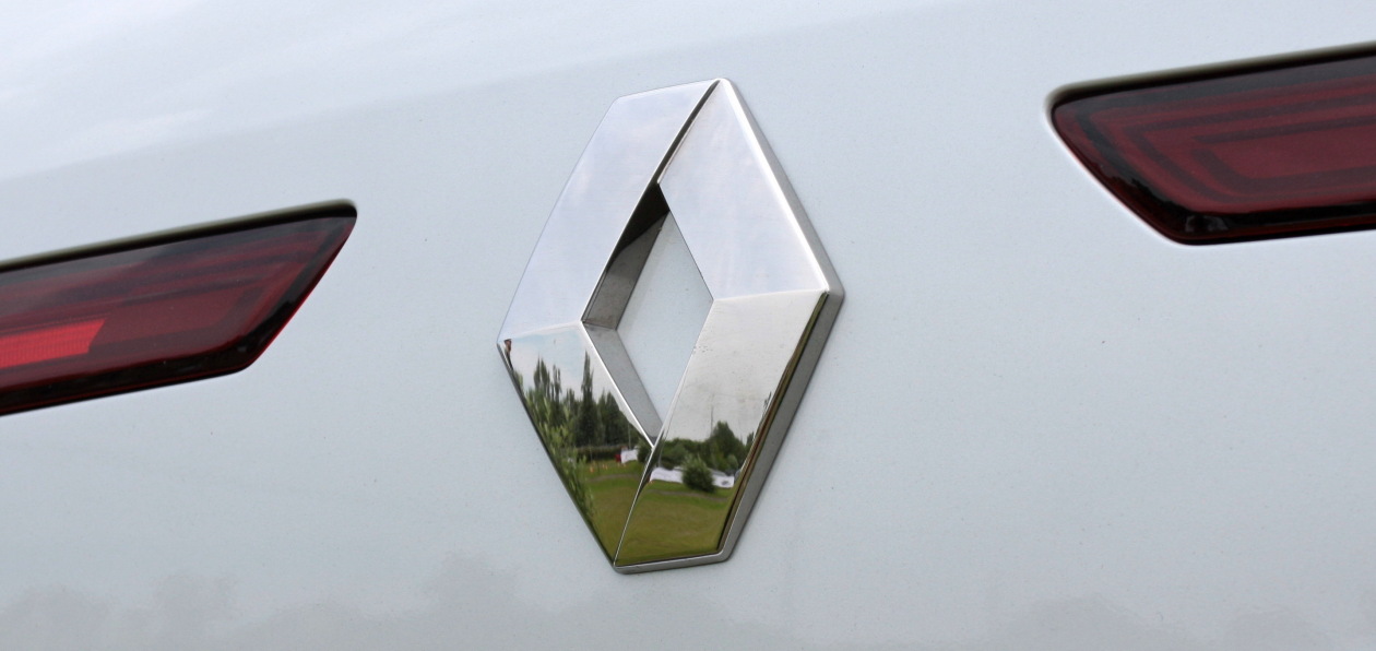 В России открылся первый дилерский центр Renault в новой концепции