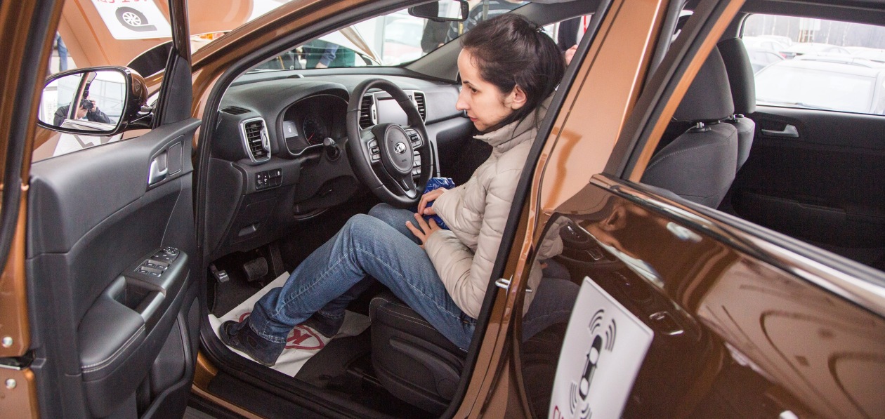 Петербуржцы стали менее активно раскупать новые автомобили