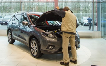 Продажи новых авто в России выросли в первом полугодии более чем на треть