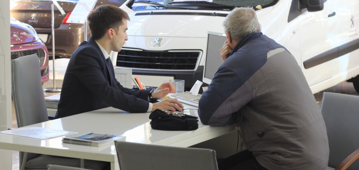 Продажи новых автомобилей в России упали впервые за второй квартал