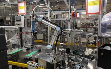 Hellа удвоит использование коботов на производстве к 2023 году