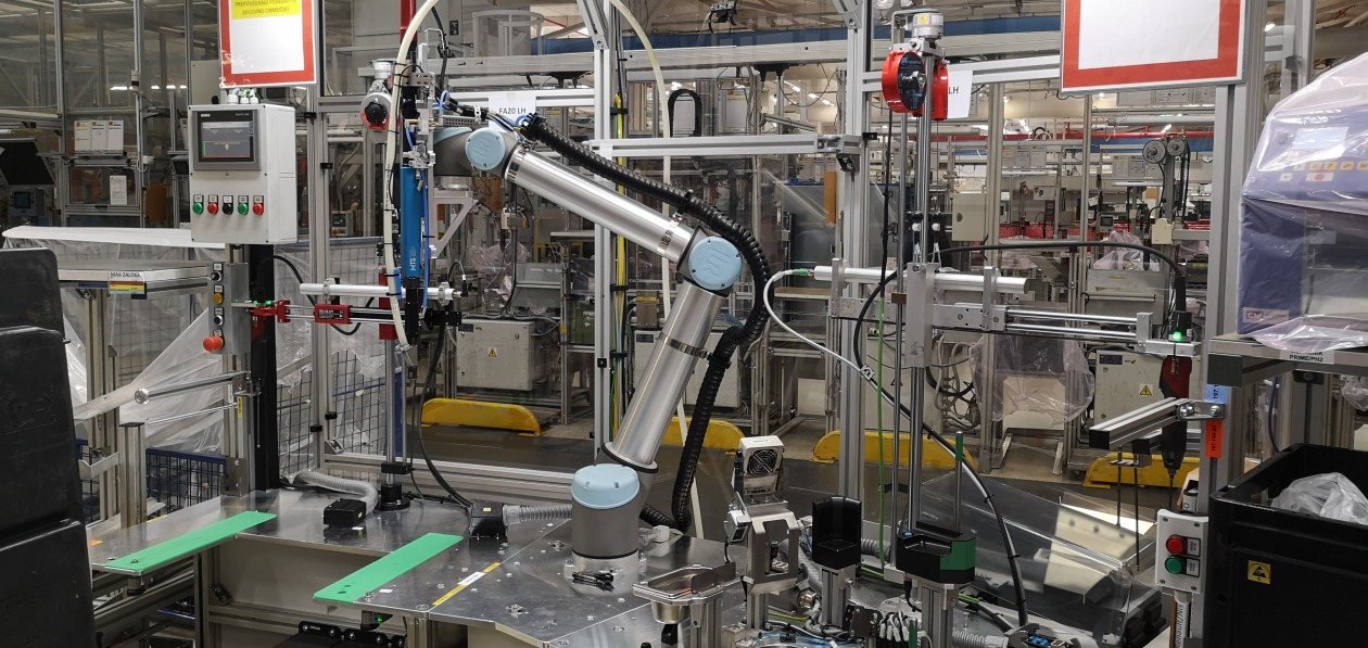 Hellа удвоит использование коботов на производстве к 2023 году