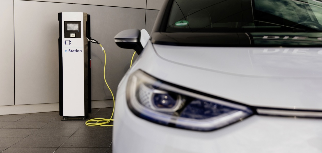 Массовое распространение электромобилей сократит спрос на нефтеперерабатывающие мощности