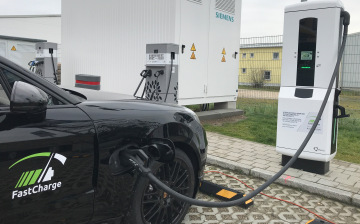 Porschе к концу года установит девять сверхбыстрых «зарядок» в России