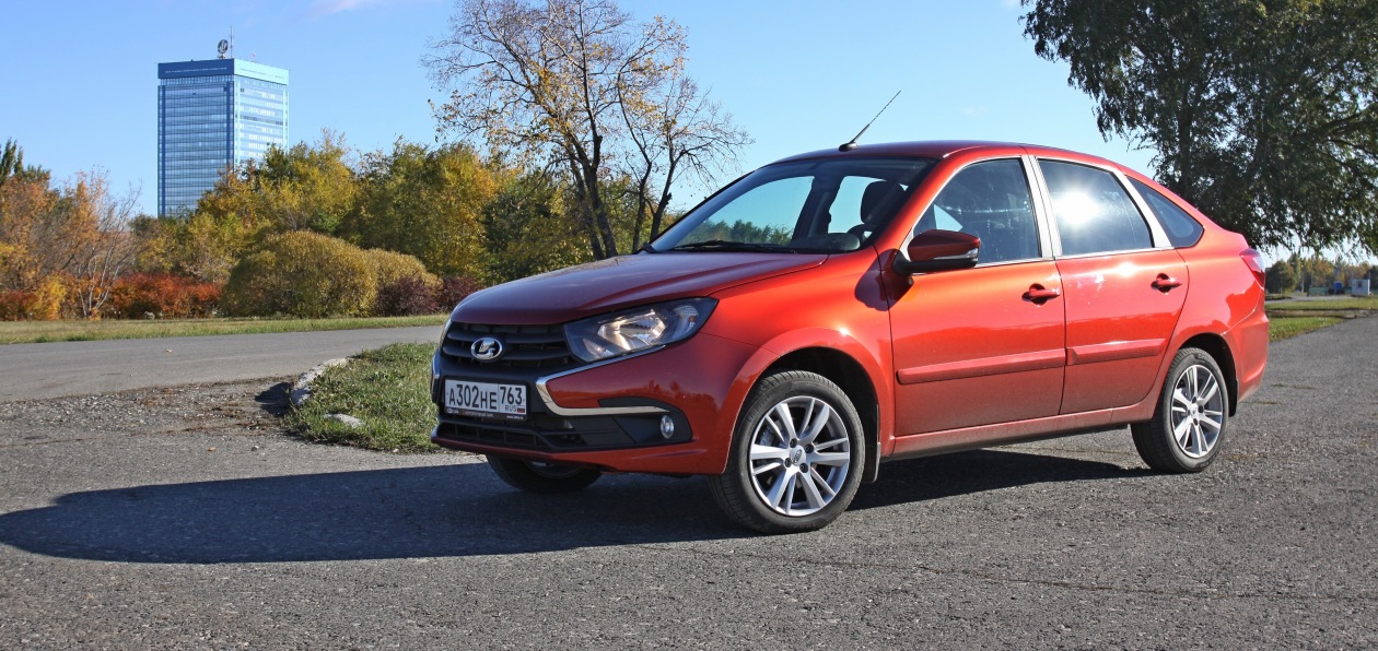 Названы самые популярные подержанные машины в России