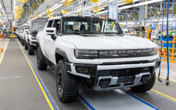 General Motors открыла переделанный под выпуск электромобилей завод