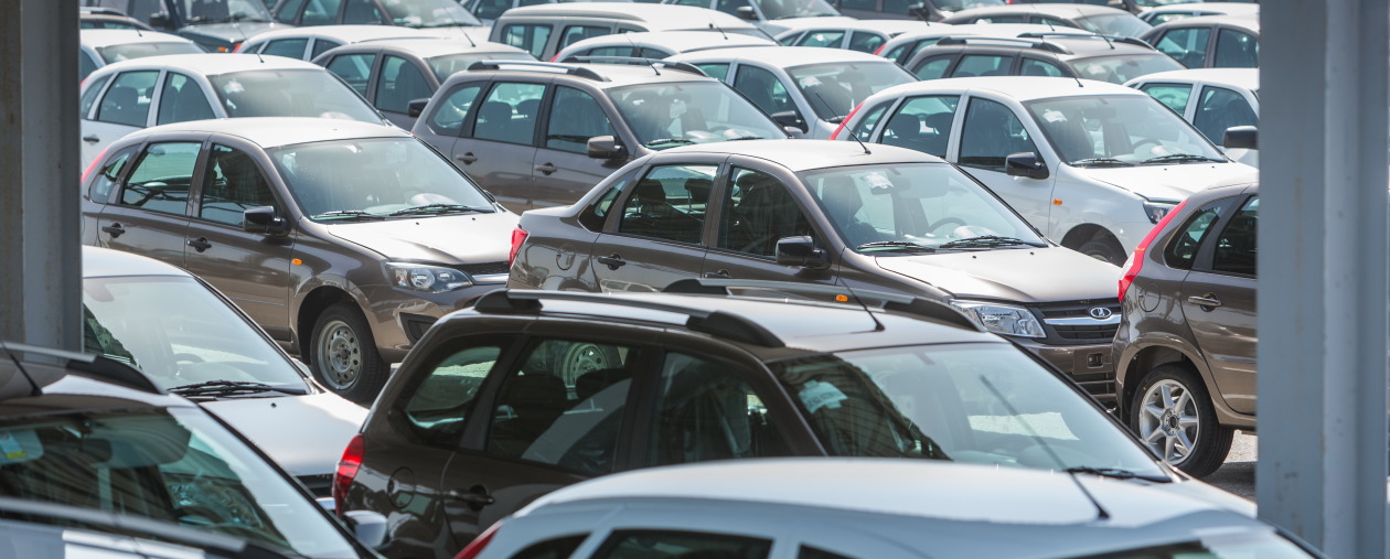 Локдаун обвалил рынок новых автомобилей Санкт-Петербурге