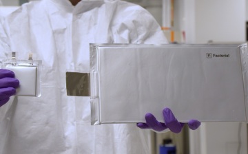 Stellantis вложился в американский стартап по разработке твердотельных батарей