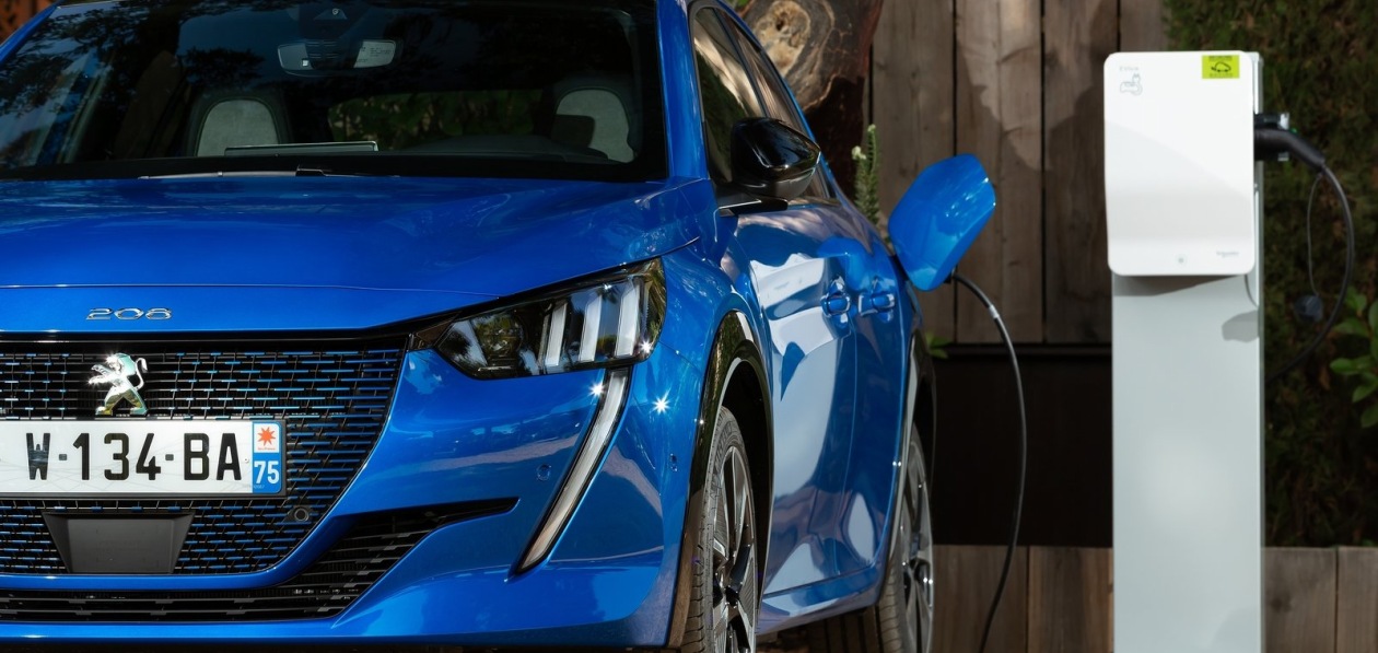 Глава Stellantis: «Быстрый отказ от ДВС обойдется запредельно дорого»