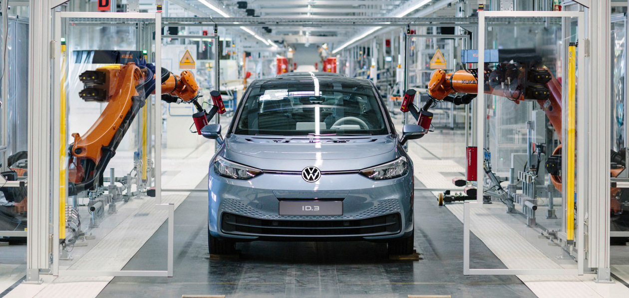 Обратной дороги нет: Volkswagen утвердил программу массового перехода на электромобили