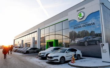 Падение рубля сгладило эффект от омикрона для дилеров Петербурга