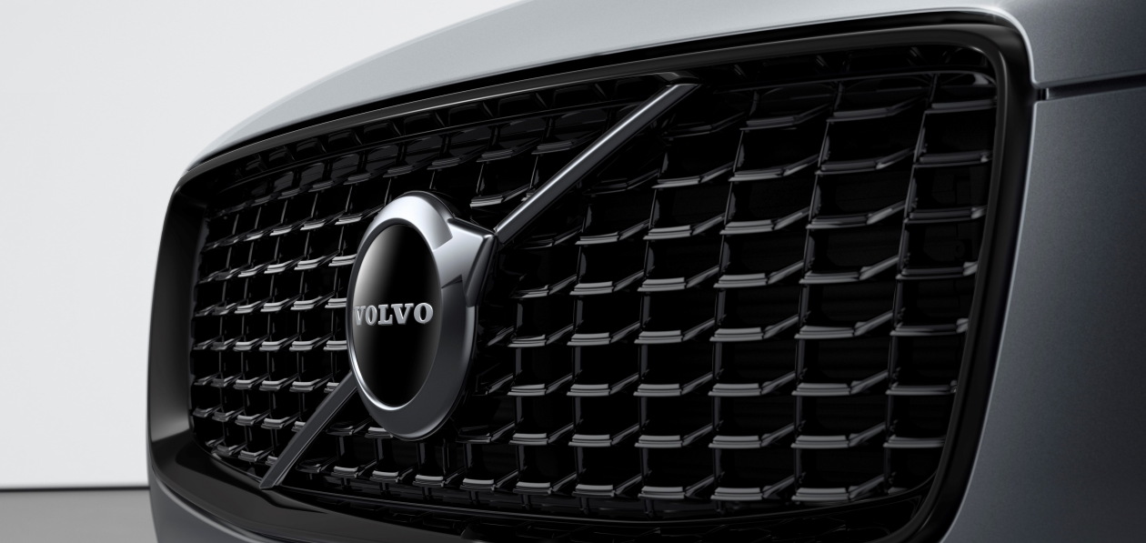 Volvo прекратила поставку автомобилей в Россию