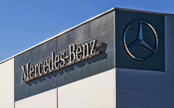 Mercedes приостановит поставки машин и их производство в РФ