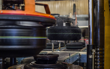 Continental временно возобновил производство шин в России