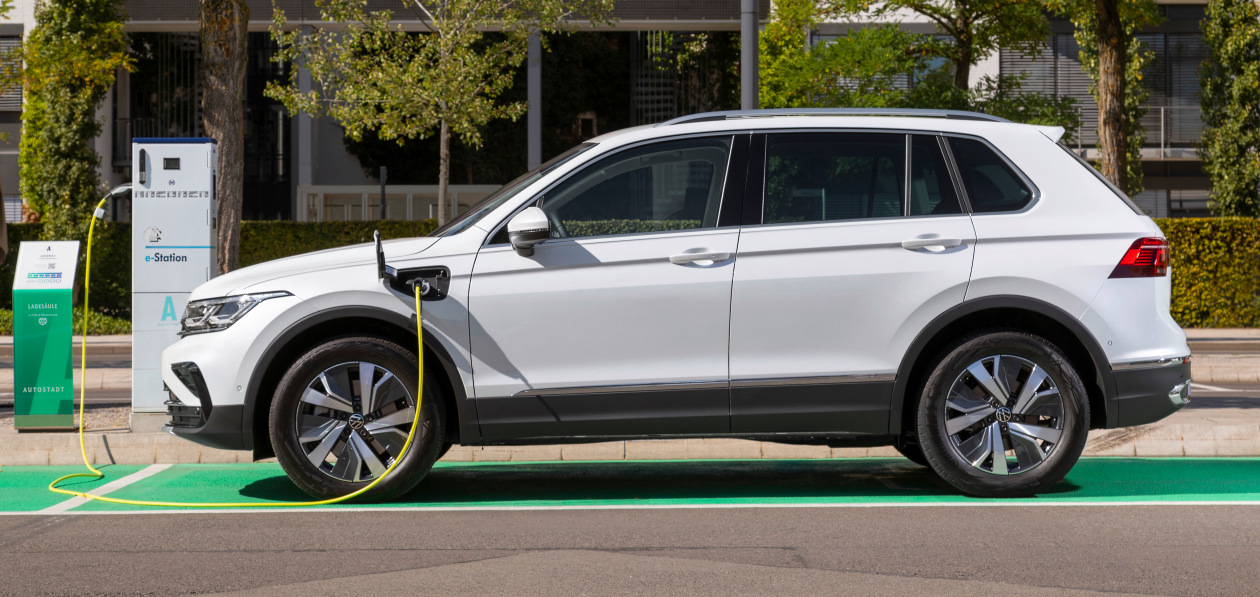 Volkswagen отзывает более 100 тыс. гибридов после 16 случаев возгорания