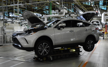 Toyota приостановит работу на десяти заводах в Японии