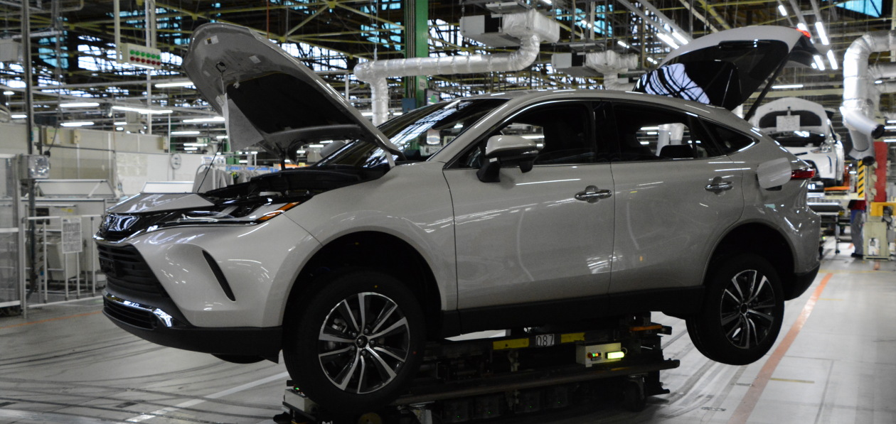 Toyota приостановит работу на десяти заводах в Японии