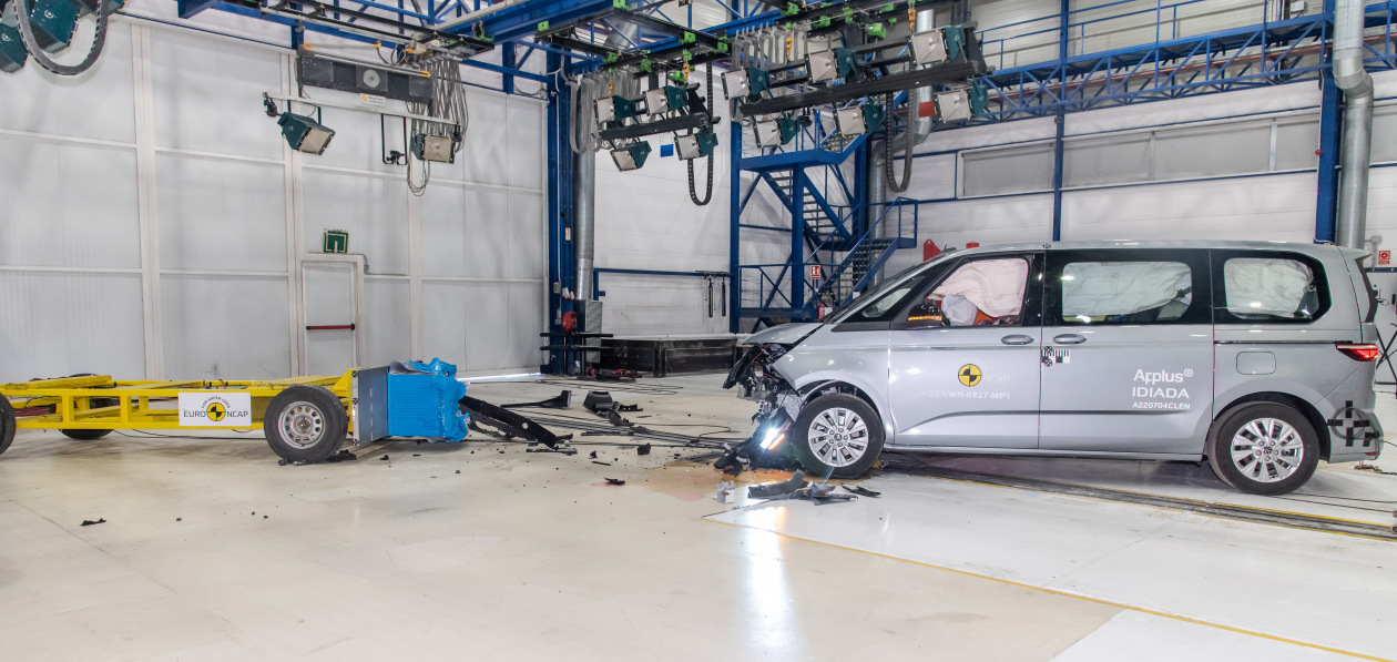 Краш-тесты NCAP: EV6, C-Class, C 40 Recharge и Multivan набрали пять звезд, у Astra и 308 дела похуже