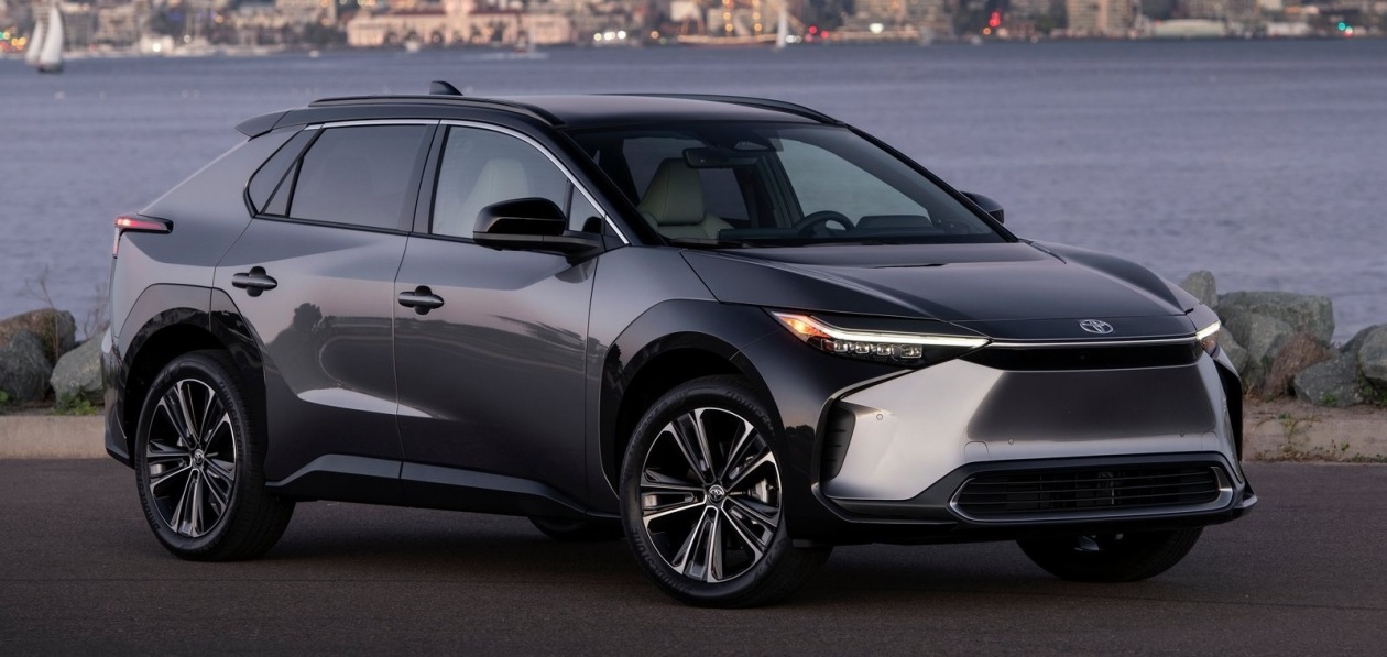 Toyota отзывает свой первый электрокроссовер